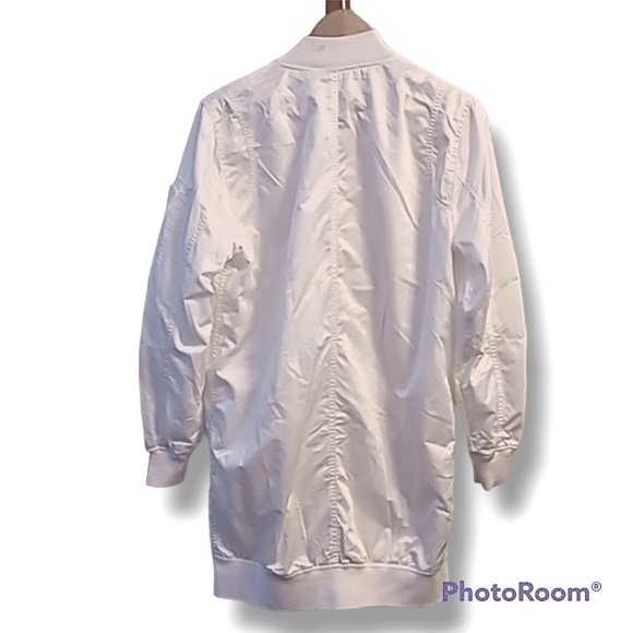 Members Only White Satin 3/4 Length - Picture 6 of 12